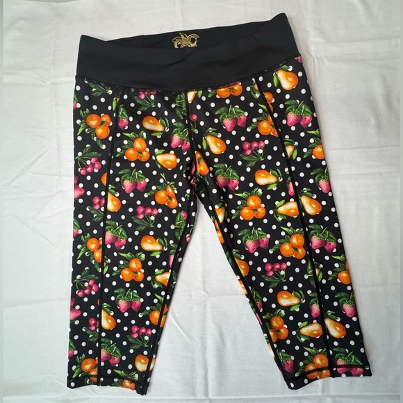 Betsey Johnson Women’s Capri Leggings - Black with white polka dots Fruit Print - Picture 1 of 6
